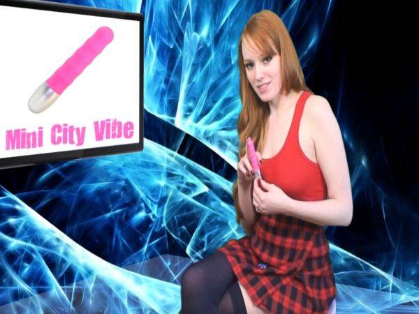 Redhead babe shows her hot body in naughty solo - drtuber.com on v0d.com