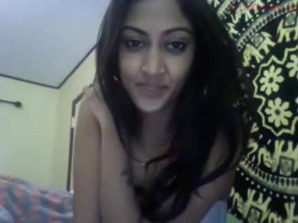 Hot Indian Girl On Her Webcam! (part 1) - upornia.com - India on v0d.com