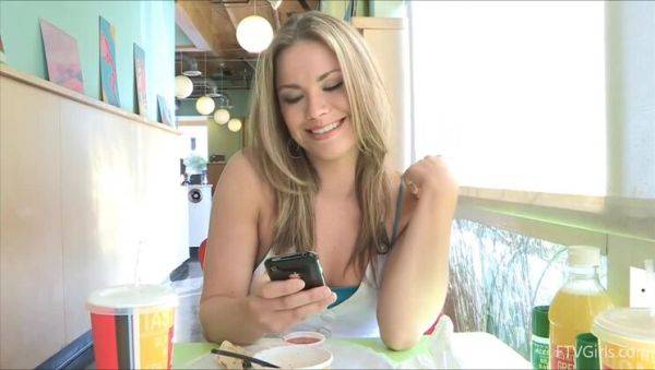 Fisting Fun: Carolyn's Solo Session - xxxfiles.com on v0d.com