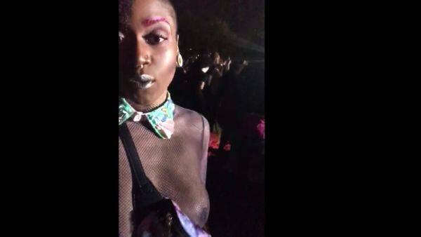Ebony Hoe At Outdoor Party - drtuber.com on v0d.com