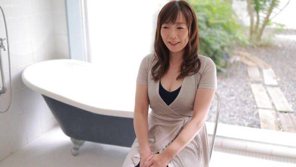 小林真梨香 46歳 清楚な仮面をかぶった性欲モンスター人妻 - txxx.com - Japan on v0d.com