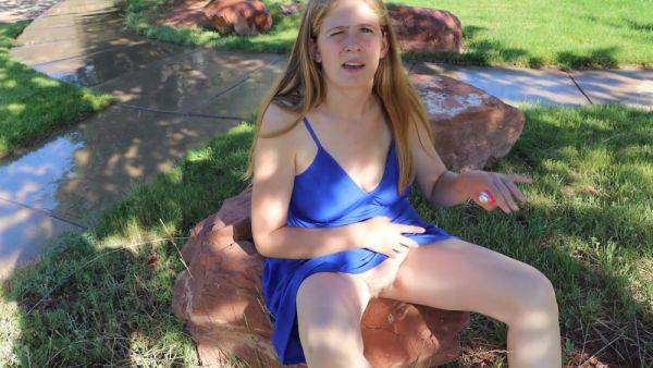 Hot Mom On Park Grass Nude - hclips.com on v0d.com