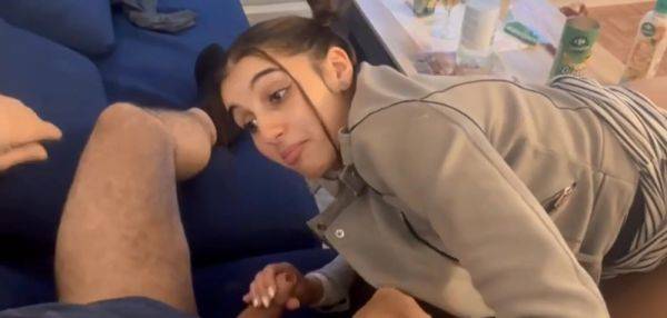 Ma copine suce notre invité (pornhub) - txxx.com - France on v0d.com