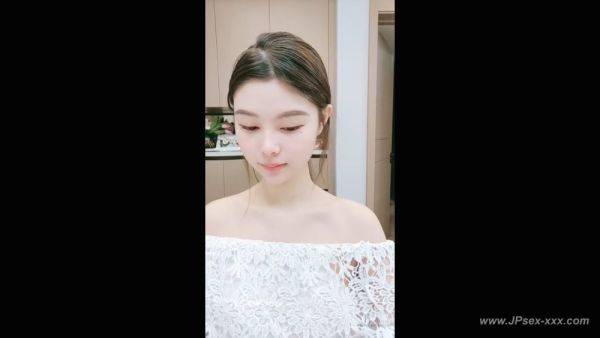 Chinese teens live chat with mobile phone.1065 - txxx.com - China on v0d.com