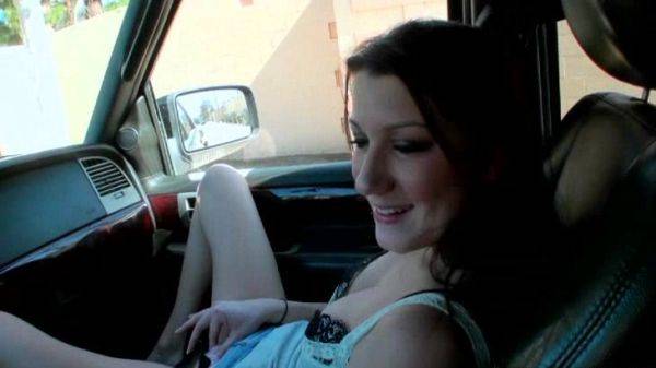 Slender Madison fuck in the car - hellporno.com on v0d.com