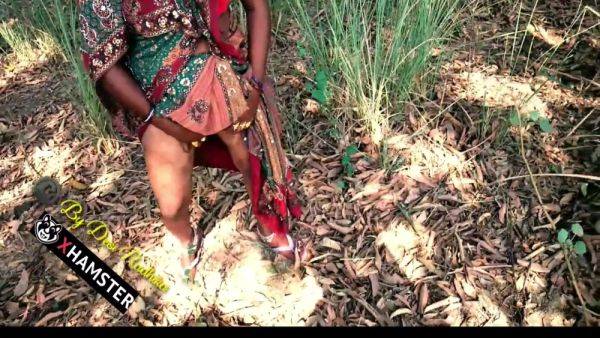 Indian Desi Sex In Jungle Fuck Hindi Audio With Village Outdoor - desi-porntube.com - India on v0d.com