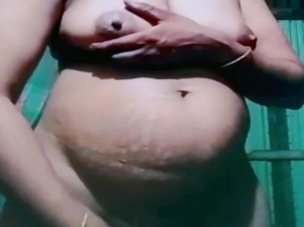 Bhabhi Seduces Hotel Worker Boy For Sex With Clear With Desi Pari - desi-porntube.com - India on v0d.com