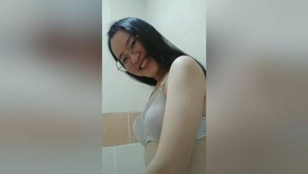 Asian Milf - Look My Pussy - desi-porntube.com - India on v0d.com
