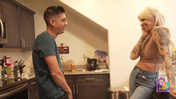 Stepmom Tests Out Stepsons Big Dick - Kitt Jones - videomanysex.com on v0d.com