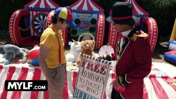 Worlds Strongest Milf Bella Rolland Gets Her Pussy Destroyed In A Bounce House - videomanysex.com on v0d.com