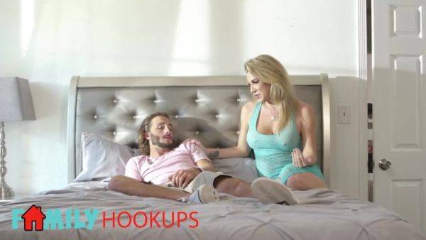 Rocking Kayla Paige - Milf Movie - videomanysex.com on v0d.com