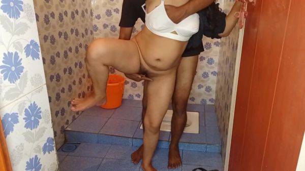 Kam Garne Lai Toilet Bitra Putima Chikyo Jaba Tyo Pisab Garirako Thi - Nepali Porn Star - desi-porntube.com - India - Nepal on v0d.com