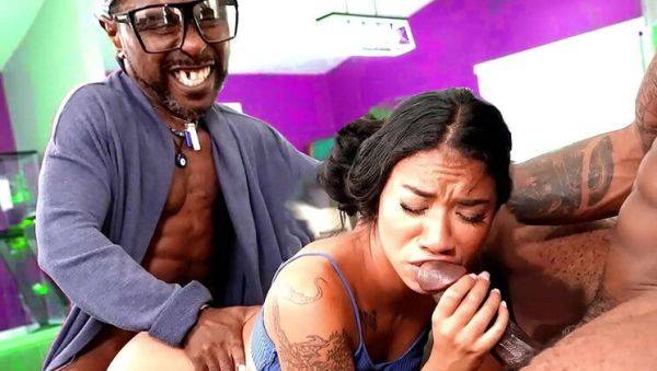 Teen Stepdaughter Fucked by Stepdad While Giving Blowjob to Boyfriend - xxxfiles.com on v0d.com