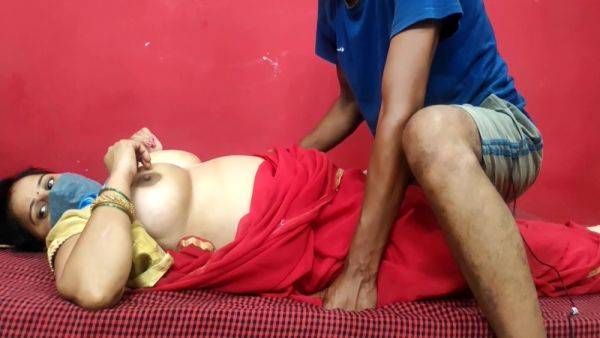 Big Naturals - Sasurji Ne Bahu Ko Chudne Ke Liye Razi Kiya Or Chod Diya - desi-porntube.com - India on v0d.com