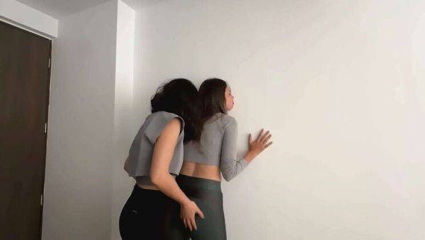 Scarlett and Chanel's Tight Squeeze - porntry.com on v0d.com
