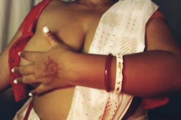 Hindi Sex - Sexy Girl Open Blause Press Boobs Show Nipple And Nipple Pinch Rubbing - desi-porntube.com - India on v0d.com
