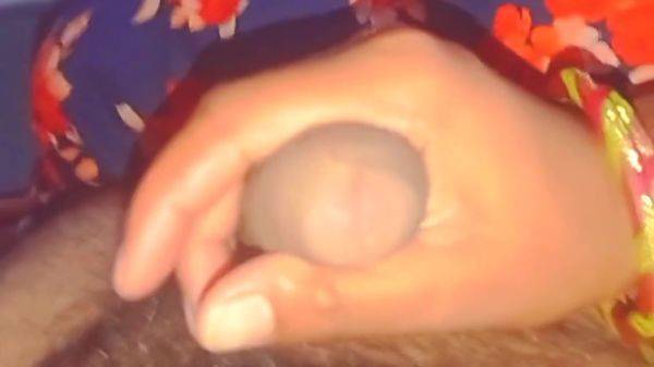 First Night In Share Bed With Stepsister Indian Muh Boli Bhan K Sath Bed Dete Kiya Pher Bhn Ne Dhere Se Land Pakd Leya - desi-porntube.com - India on v0d.com
