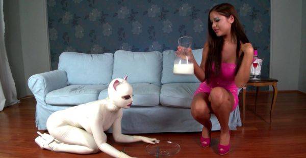 Dominant slut plays with her slave girl in full latex lesbian fantasies - alphaporno.com on v0d.com