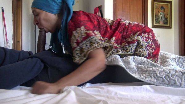 Turkish Hotel Maid Gives Blowjob to French Guest with Huge Black Dick - veryfreeporn.com - France - Turkey on v0d.com