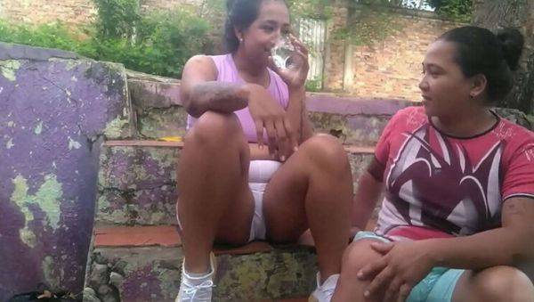 Neighborhood Wife Asks for Water and Gets Pussy Licked - xxxfiles.com on v0d.com