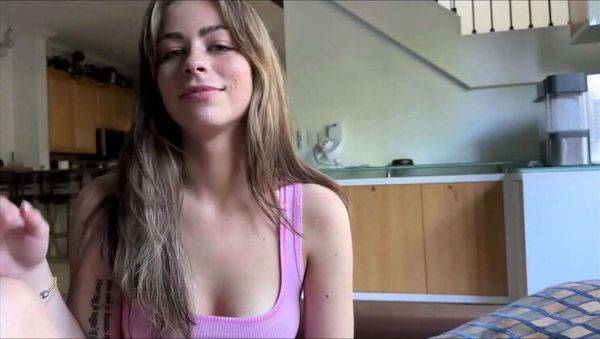 Teen Step Sis Gives You a Warm Welcome - Renee Rose and Alex Adams - veryfreeporn.com on v0d.com