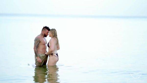 Fucked Hard In The Ocean With Charlie Forde - txxx.com on v0d.com