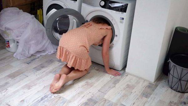 Stuck in the Act: Stepmom Gets a Creamy Surprise! - xxxfiles.com on v0d.com