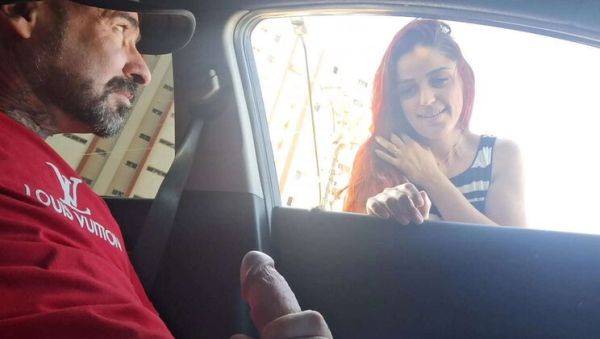 Young Girl Exposed to Street Flashing - porntry.com on v0d.com
