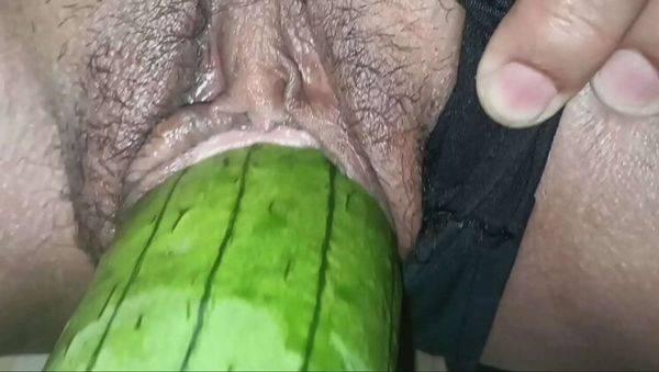 White girl poses in amateur porn video - porntry.com on v0d.com