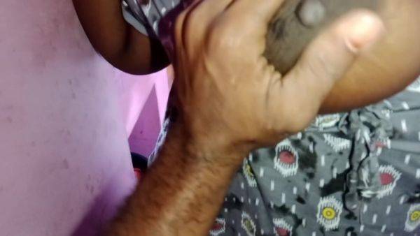 Desi Tamil House Boss Tries To Have Sex With The Chick Who Came To Do Housework With Hindi Sex - desi-porntube.com - India on v0d.com