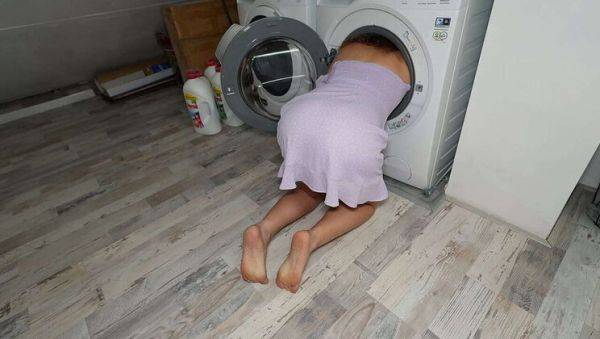 Hot Stepmom Gets Stuck in Washing Machine, Fucked Hard! - porntry.com on v0d.com