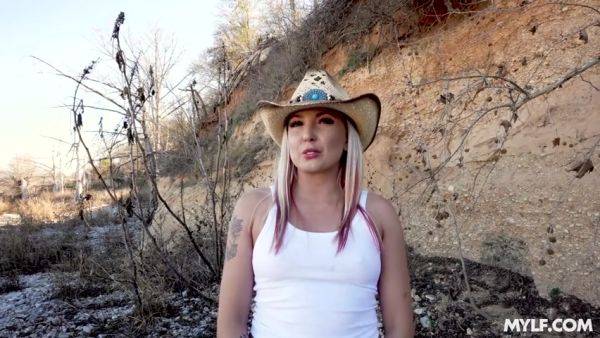 A Cowgirl In Distress With Holly Hendrix And Heather Hendrix - upornia.com on v0d.com