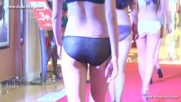 Chinese model in sexy lingerie show.27 - hotmovs.com - China on v0d.com