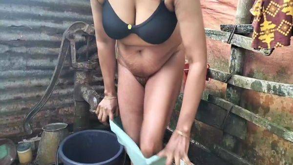 Beautiful Girl Is Taking Bath Completely Naked, Rupali Rupali - desi-porntube.com on v0d.com