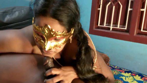 Desi Tamil Lady Enjoying With Red Banana - hclips.com on v0d.com