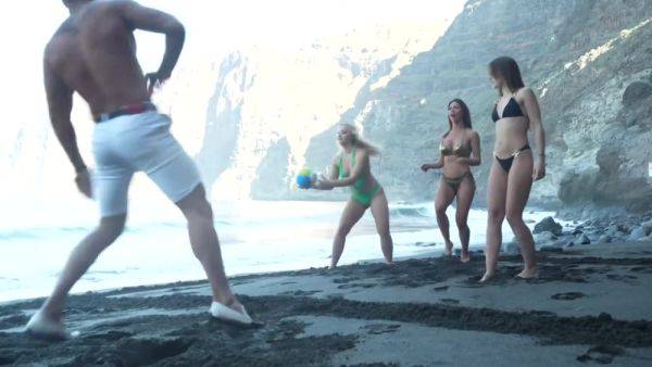 Rain of sensuality under the Tenerife sun! - hotmovs.com on v0d.com