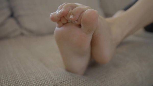 Foot Solo - Jasmine Rougexx - hotmovs.com - Germany on v0d.com