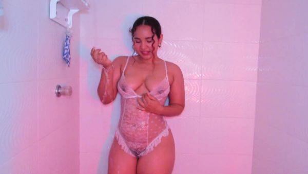 Colombian beauty masturbates and squirts in shower - Amateur Porn - anysex.com - Colombia on v0d.com