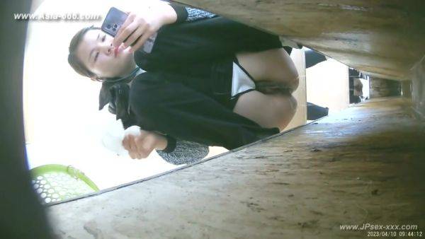 Chinese girls go to toilet.318 - hotmovs.com - China on v0d.com