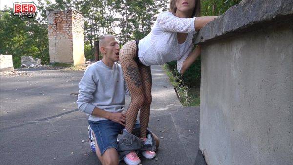 I Fucked My Friends Wife On The Roof Of An Abandoned Building - hclips.com on v0d.com