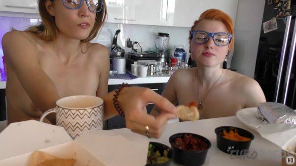 Asmr Mukbang Video Miss Pussycat Eating Lunch Cruchy Mexican Food With Spinner Ginger Rikki - hotmovs.com - Mexico on v0d.com