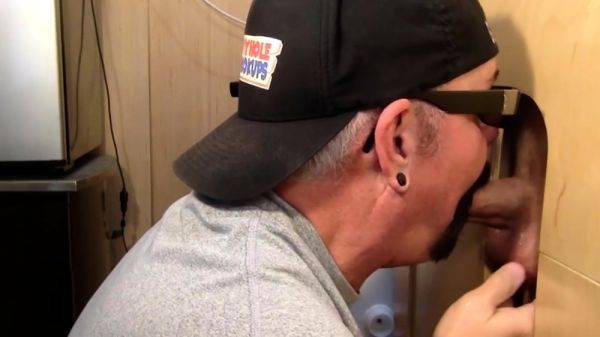 Gloryhole amateur DILF loves sucking rod - drtuber.com on v0d.com