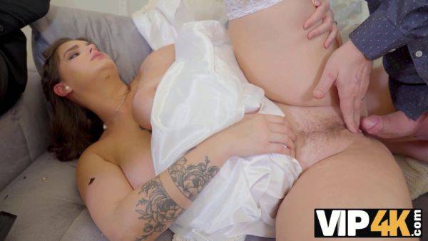 Watch the wedding manager bang the tattooed bride in front of her cuckold husband - sexu.com - Czech Republic on v0d.com