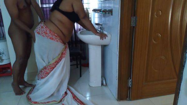 Indian Desi Milf Stepmom Fucked By Stepson In Hotel - desi-porntube.com - India on v0d.com