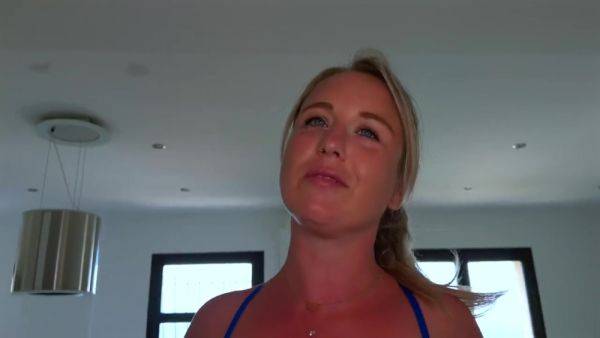 Marie accepts the invitation of a sulphurous couple! - hotmovs.com - France on v0d.com