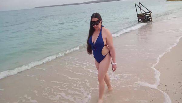 Latina Slut Wife Walking On The Beach Meets Safado And Has Sex With Him Without Condom 2 - desi-porntube.com - India on v0d.com