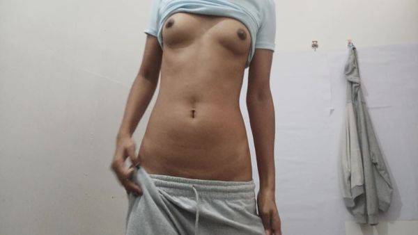Lonely Girl Masturbates Madly - desi-porntube.com - India on v0d.com
