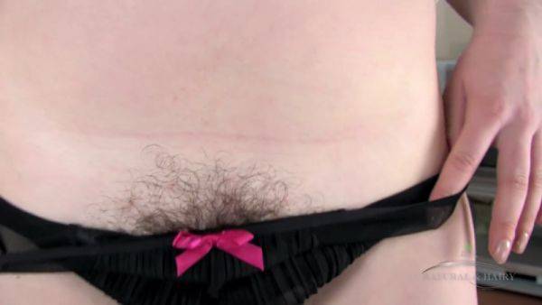 Sara'S Hairy Treasure - hotmovs.com - Britain on v0d.com