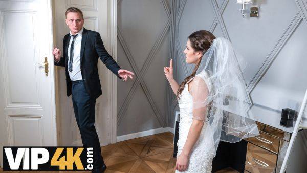 VIP4K. Couple decided to copulate in the bedroom before the ceremony - txxx.com - Czech Republic on v0d.com