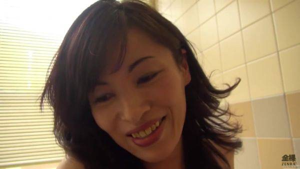 Cheating Japanese wife afternoon tryst in spacious bathroom - hotmovs.com - Japan on v0d.com